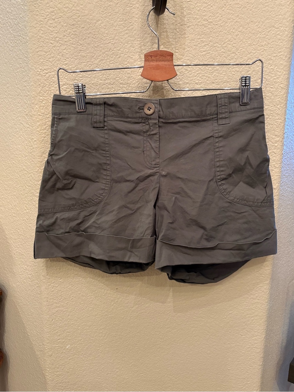 Liz Lange for Target Olive Maternity Roll-Cuff Bermuda Shorts Size Small